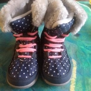 NWOT toddler girls snowboots
